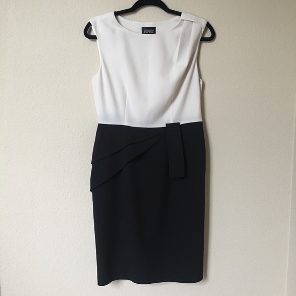 Adrianna Papell Dresses & Skirts - Adrianna Papell Business Style Dress Size 6